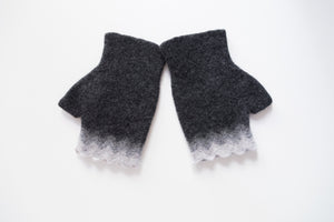 fingerless mitten with classical Icelandic pattern